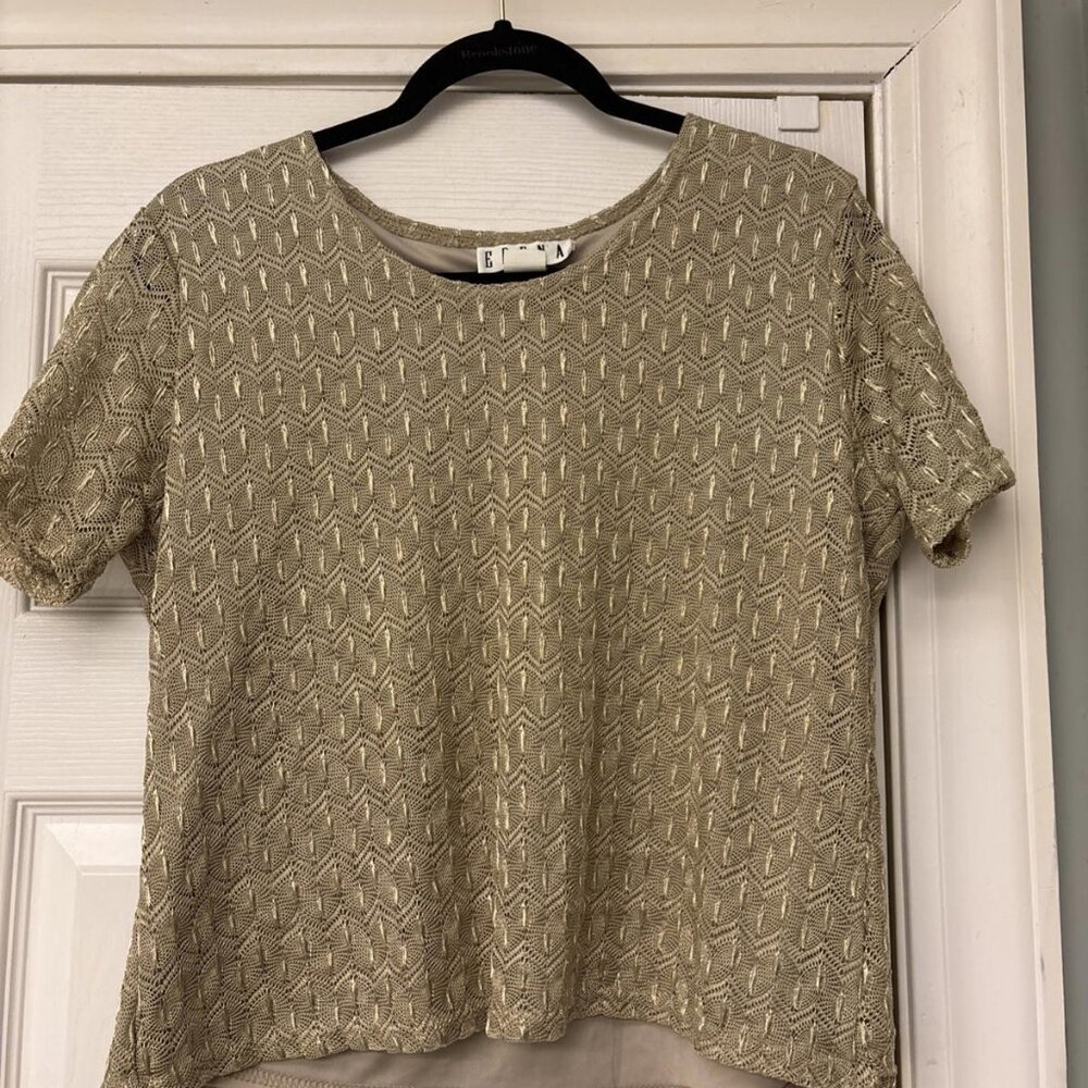 Erena Women's Short Sleeve Sweater size L Gold. Work. Casual. Travel. Lined